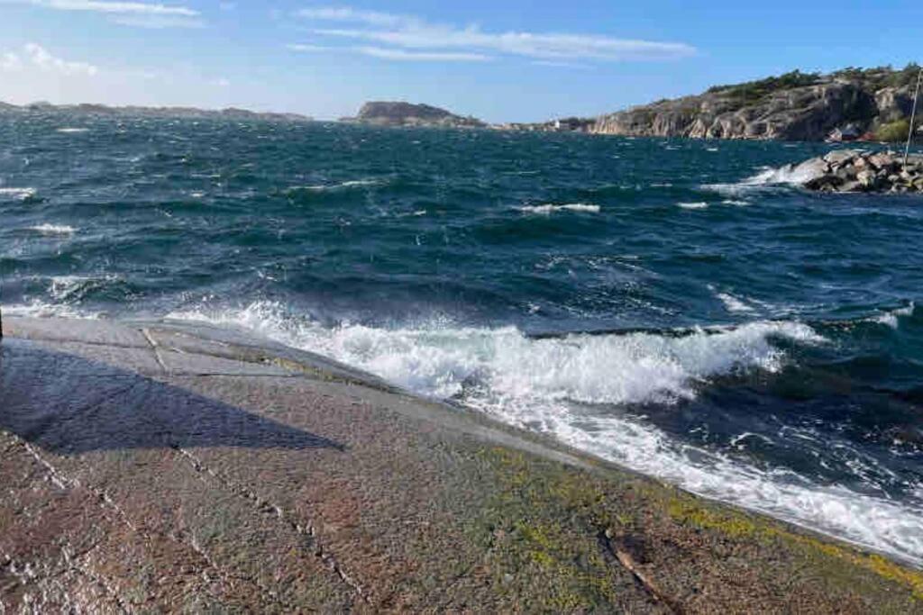 Ny Laegenhet Pa Markplan Med Havsutsikt Strömstad Eksteriør bilde
