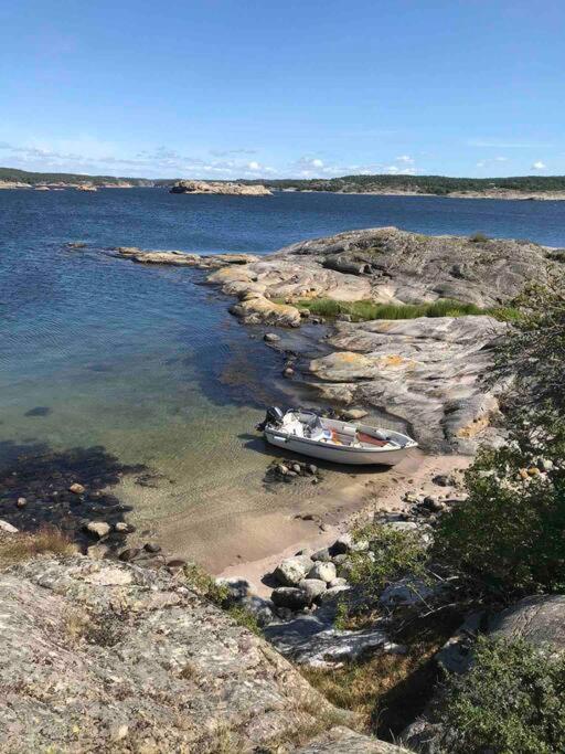 Ny Laegenhet Pa Markplan Med Havsutsikt Strömstad Eksteriør bilde