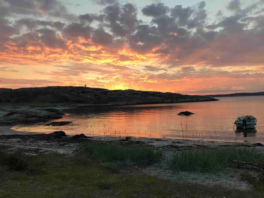 Ny Laegenhet Pa Markplan Med Havsutsikt Strömstad Eksteriør bilde
